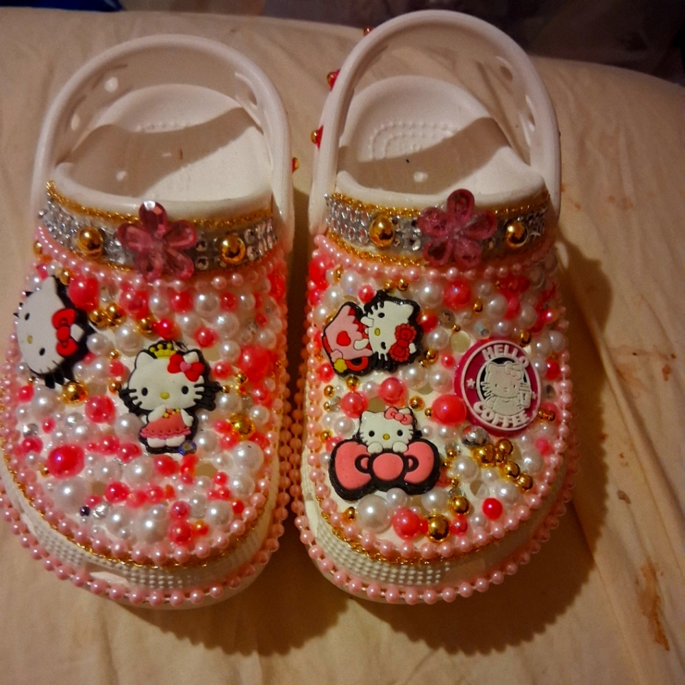 Hello Kitty Kids Slippers - Pink and White Beaded